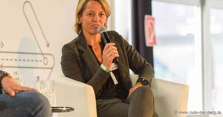 Bayern-Managerin kritisiert Timing: Erklärung zur Trainerin