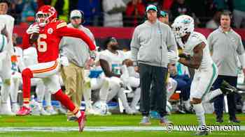 Chiefs defense gets strip-and-score vs. former teammate Tyreek Hill