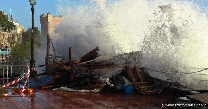 Genova, mareggiata a Nervi: distrutto il chiosco dell’hotel Marinella – Video
