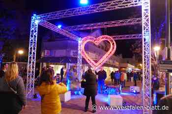 Bad Oeynhausener Innenstadt erstrahlt in leuchtendem Blau