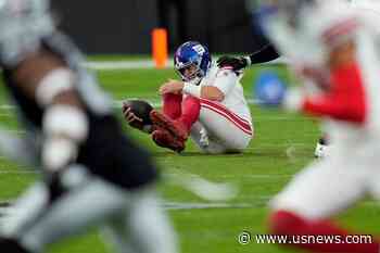 Giants QB Daniels Jones Ruled Out Vs Raiders With Knee Injury