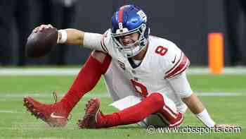Giants' Daniel Jones suffers non-contact knee injury in Raiders loss; N.Y. reportedly fears it's significant