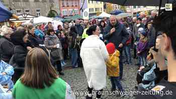 Durchnässt beim Gänsemarkt in Helmstedt, aber zufrieden