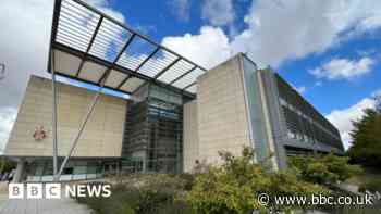 Government notice served on Cambridgeshire council over four-day-week