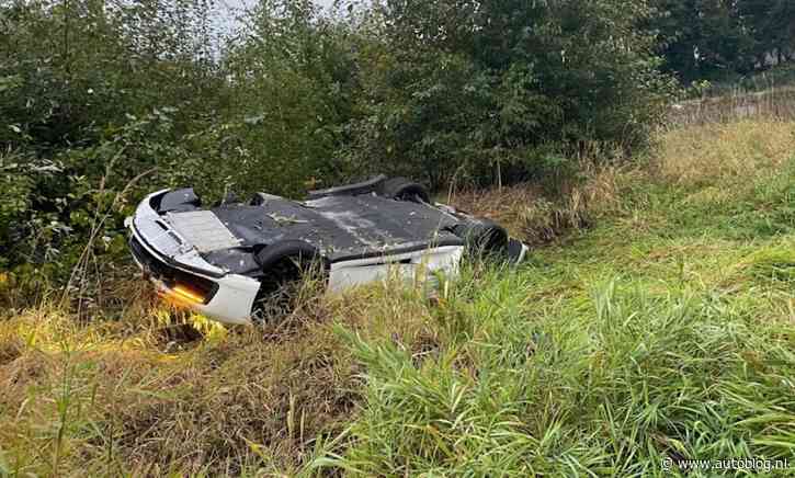 Porsche 911-bestuurster vlucht na dodelijke crash