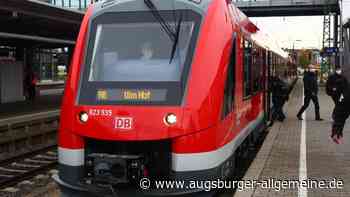 Mutter sperrt sich mit Kind aus Angst vor Mann auf der Zugtoilette ein
