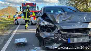 Offenbar zwei Verletzte nach Auffahrunfall auf B15 bei Soyen
