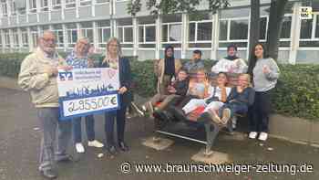 Vechelder Hauptschüler freuen sich über gemütliche Waldsofas