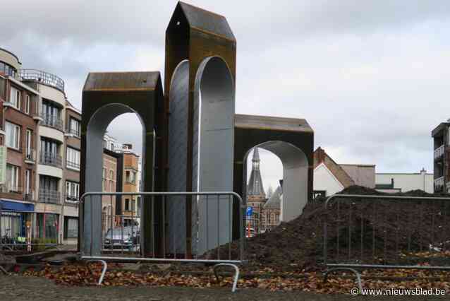 Toegangspoort maakt de tongen los: ultieme verbeelding Schotens DNA of hele dure werftoiletten?