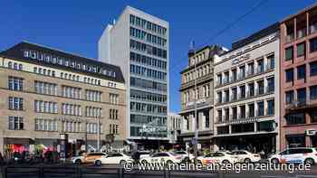 Warum am Neumarkt zwei Pferde aus dem Turm gucken