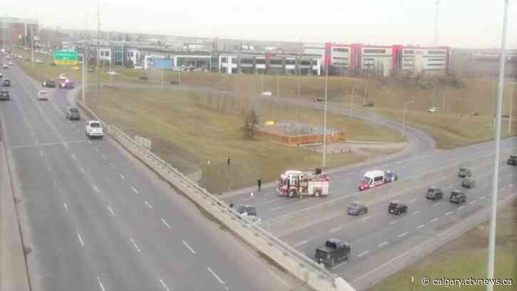 Westbound Glenmore Trail closed due to crash during Monday evening commute