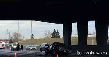 Collisions closes lane on Calgary’s Glenmore Trail