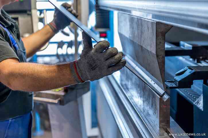 Double glazing giant facing liquidation