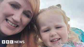 Parents criticise 'lifeline' Auchinleck leisure centre closure