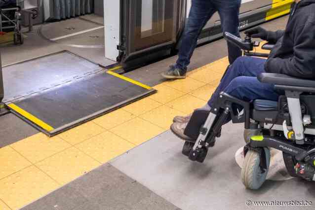 Proces van vier rolstoelgebruikers en Unia tegen De Lijn gestart: “Ze sturen ons van het kastje naar de muur”