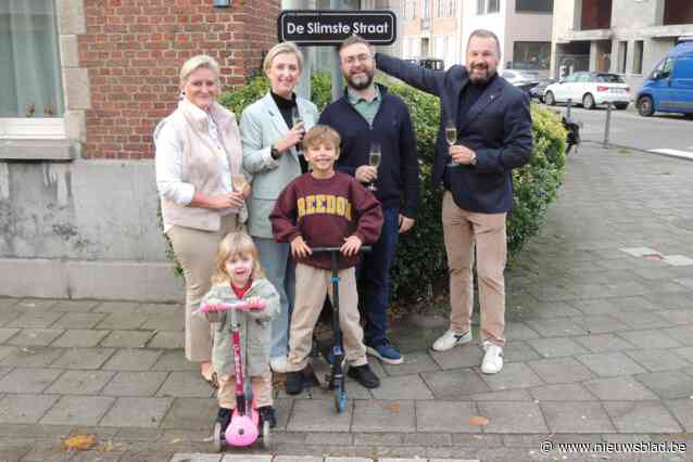 Sint-Gillislaan officieel met straatnaambord Slimste straat van Dendermonde