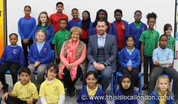 Margaret Hodge awards 'badges of office' to Barking pupils