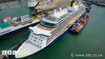 Spirit of Discovery: Cruise ship passengers 'scared for their lives'