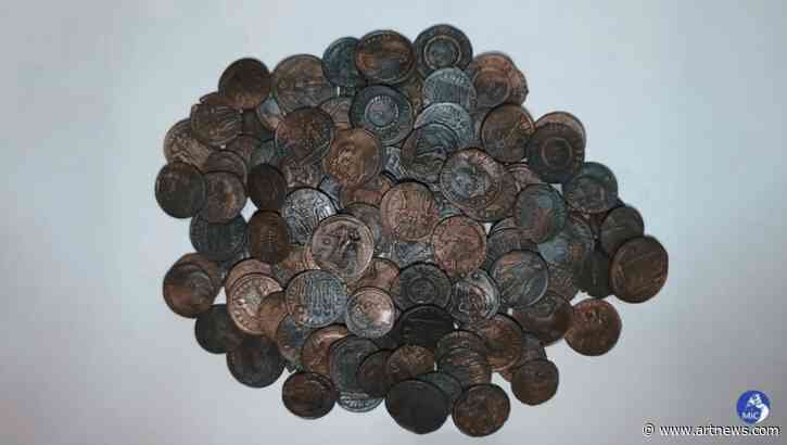 Italian Diver Discovers Trove of Roman Coins Near Sardinian Coast