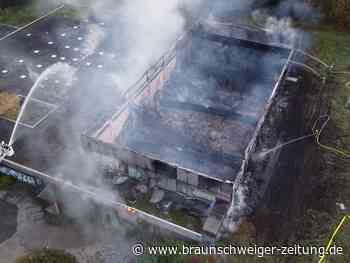 Niedersachsen: Turnhalle nahe Hannover brennt nieder