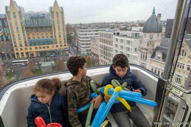 Tweehonderd kinderen krijgen gratis ritje op reuzenrad