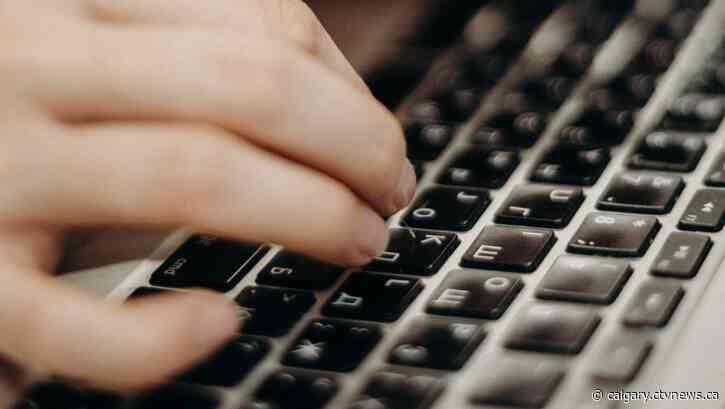 Calgary man facing child pornography, luring charges connected to Oregon teen