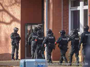 Alarm in Hamburg: Lehrer an zwei Schulen mit Waffen bedroht