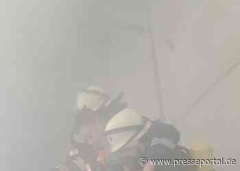 FW-AR: NEHEIMER LÖSCHZUG ÜBT BEI HEIMISCHEN INDUSTRIEBETRIEB