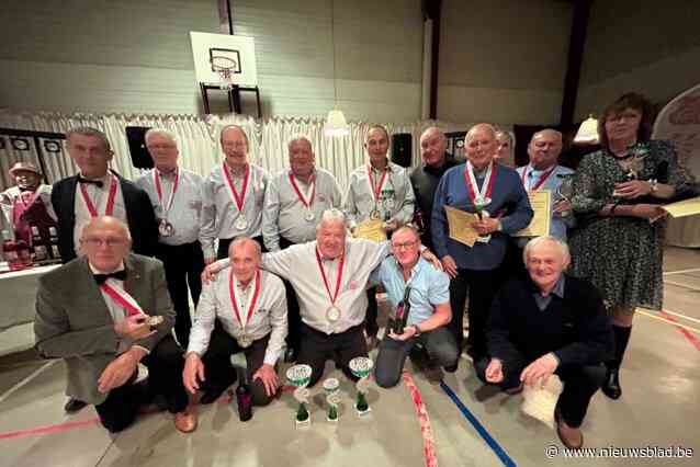 Wijngeuzen keuren eigen wijnen op jaarlijkse wedstrijd