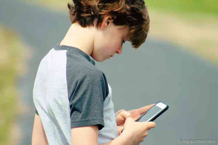 Vanaf volgend schooljaar ook geen mobieltjes meer op basisscholen: minister Paul maakt afspraken