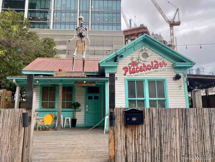 Austin blocks plan to demolish Rainey Street bungalow as bar empties out