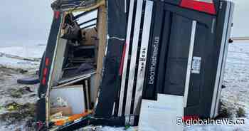 Shania Twain set to perform in Saskatoon Thursday despite bus rollover