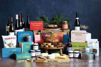 Melrose and Morgan Hampstead hide Christmas golden tickets