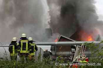 Industriehalle bei Großbrand in Bielefeld zerstört
