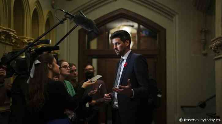 Feds, mayors don’t want to ‘slow things down’ after premiers criticize housing deals