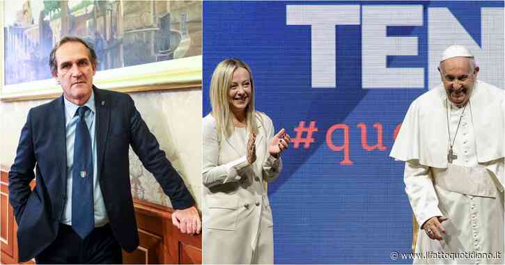 Persone trans madrine e padrini di battesimo, gelo di Fdi sulla decisione del Vaticano. Menia: “Modello Bergoglio è disordine morale?”