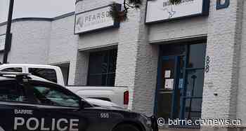 Armed robbery under investigation in Barrie, suspects make off with cash