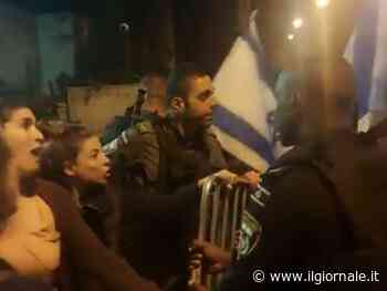 Israele, sì alle pause umanitarie di 4 ore al giorno. Proteste davanti alla casa di Netanyahu | La diretta