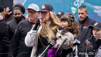 'I barely make it work': Hamilton bus driver describes 'difficult' job as transit strike begins