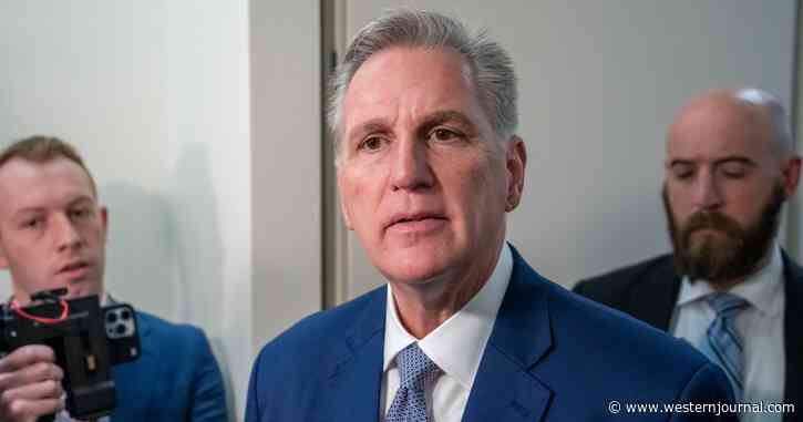 Kevin McCarthy Tells CNN That 2 of His Colleagues Should No Longer Be in Congress