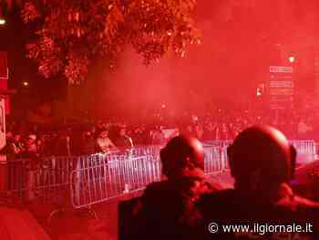 Continua il caos in Spagna: in migliaia manifestano sotto la sede del Psoe