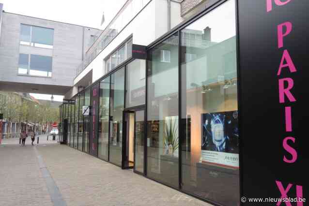 Stookte lerares (45) 15-jarige dochter aan tot parfumdiefstallen: “Ik wist van niks, maar schaam me”