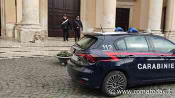 Panico in chiesa: entra con una bombola del gas e minaccia di farla esplodere