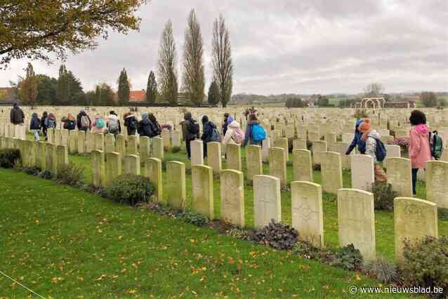 Leerlingen Guido Gezelleschool op vredesklassen naar de Westhoek