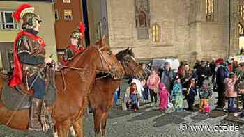 Umzug mit Martin und Reitern durch Jena