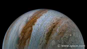 Jupiter's winds whip around in 'cylindrical' form, NASA's Juno probe discovers