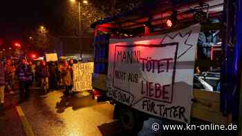 Till Lindemann: Menschen in Düsseldorf protestieren vor Solo-Auftritt