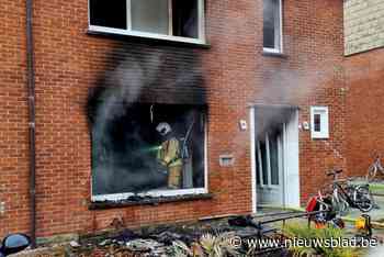 Woningbrand mogelijk ontstaan door brandende sigaret