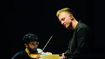 „Es wird ein einzigartiger Abend“: Sänger Joris und Konzertmeister Miki über Rituale – und Bier