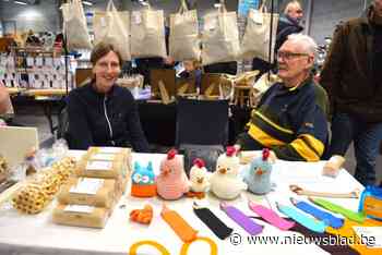 Buiten ijskoud, binnen gezellig warm op indoor-kerstmarkt van Amakuzand